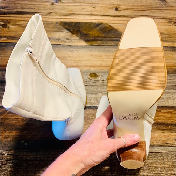 Vintage white leather ankle boots with zipper - Picture 4 of 5